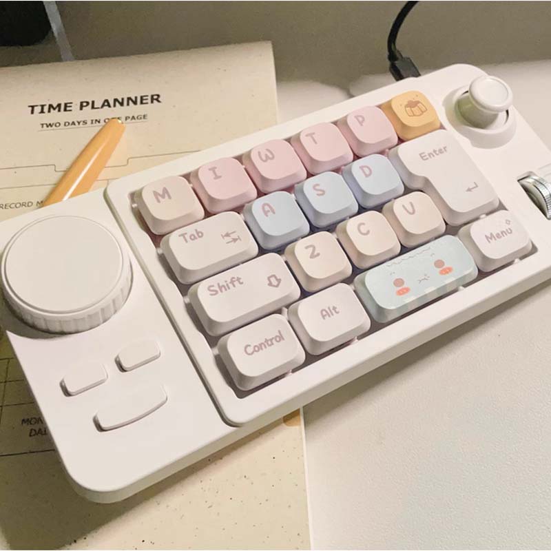 لوحة مفاتيح سلكية للألعاب K811 - مراجعة Gaming Keyboard 1 Hand وسعره