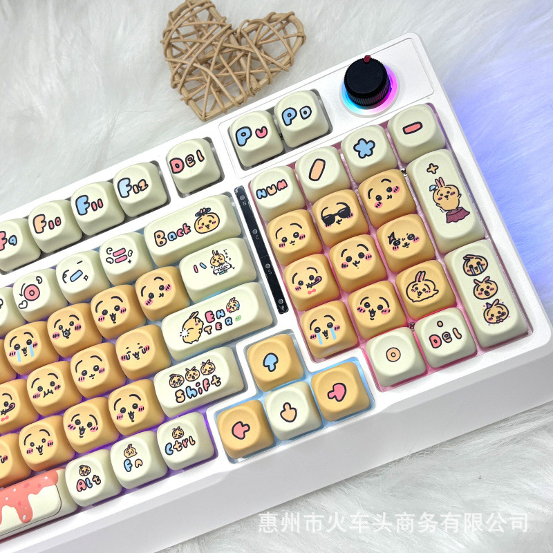 مجموعة أغطية مفاتيح Chiikawa ا - مراجعة Gaming Keyboard Emoji وسعره